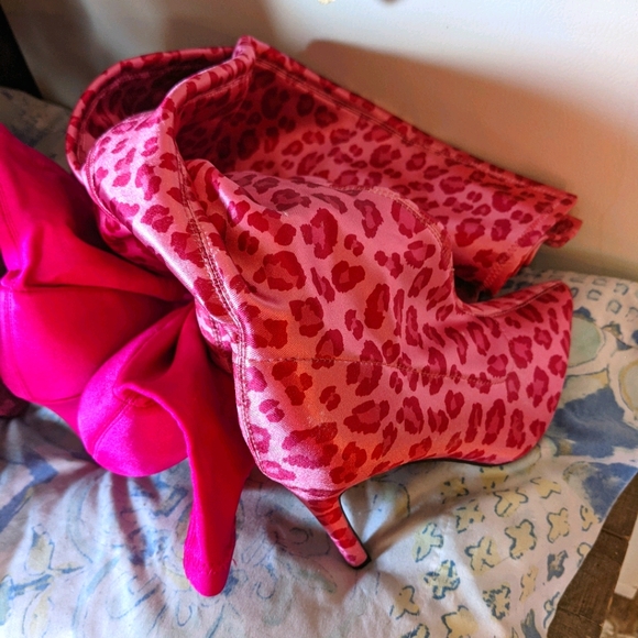 Thigh high(tight) Barbie Pink leopard boots - Picture 5 of 5